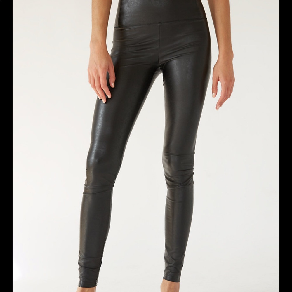 Aritzia Wilfred Free Daria Leggings- Black- Size S